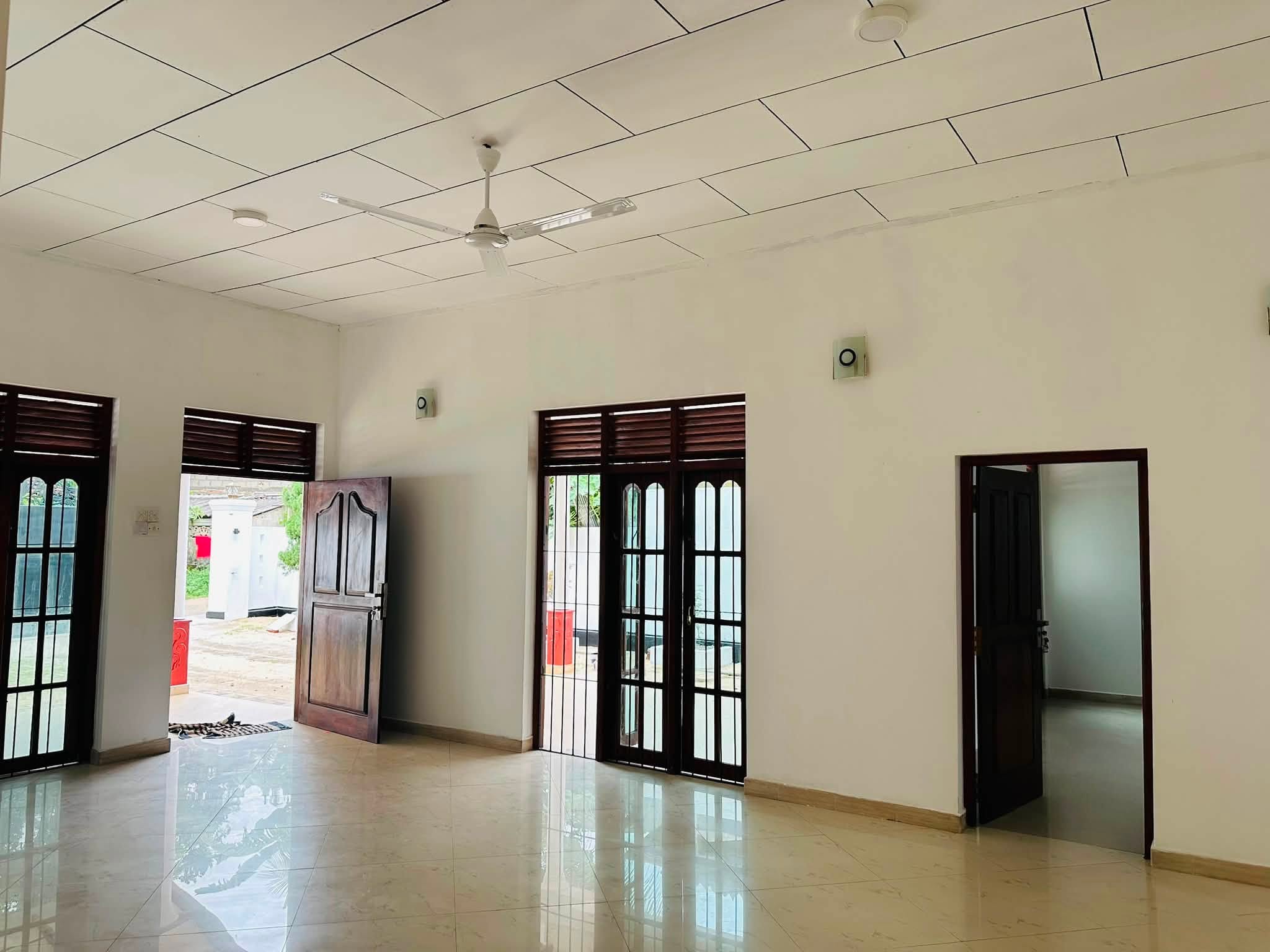 House for sale (Raddoluwa)
