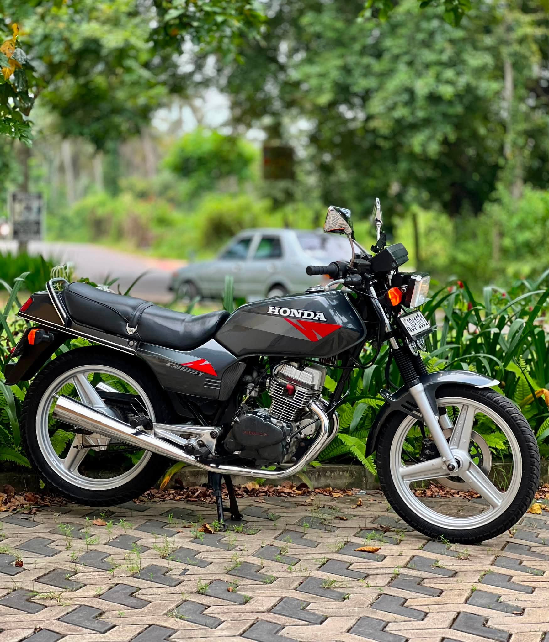 Honda CB125T (Super Deluxe)