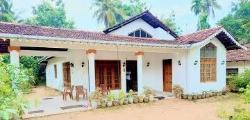 මරදගහමුල ප්‍රධාන නගරයට අසන්නව බඩල්ගම ප්‍රධාන මාර්ගයේ සිට මීටර් 100 ක් දූරින් පිහිටි පුළුල් මාර්ග සහිත පර්චස් 26 කින් සමන්විත මෙම ඉඩම ඉක්මණින් විකුණනු ලැබේ.
