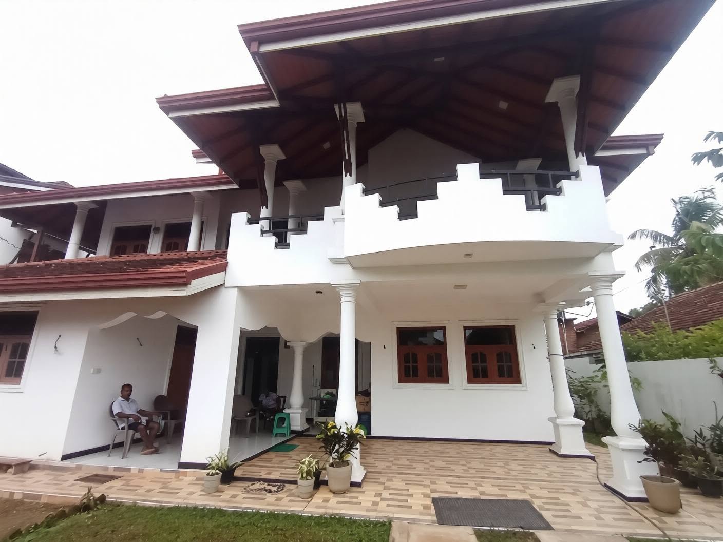 දෙමහල් නිවසක් සහිත පර්වස් 14.75 ඉඩමක් විකිණීමට ඇත!