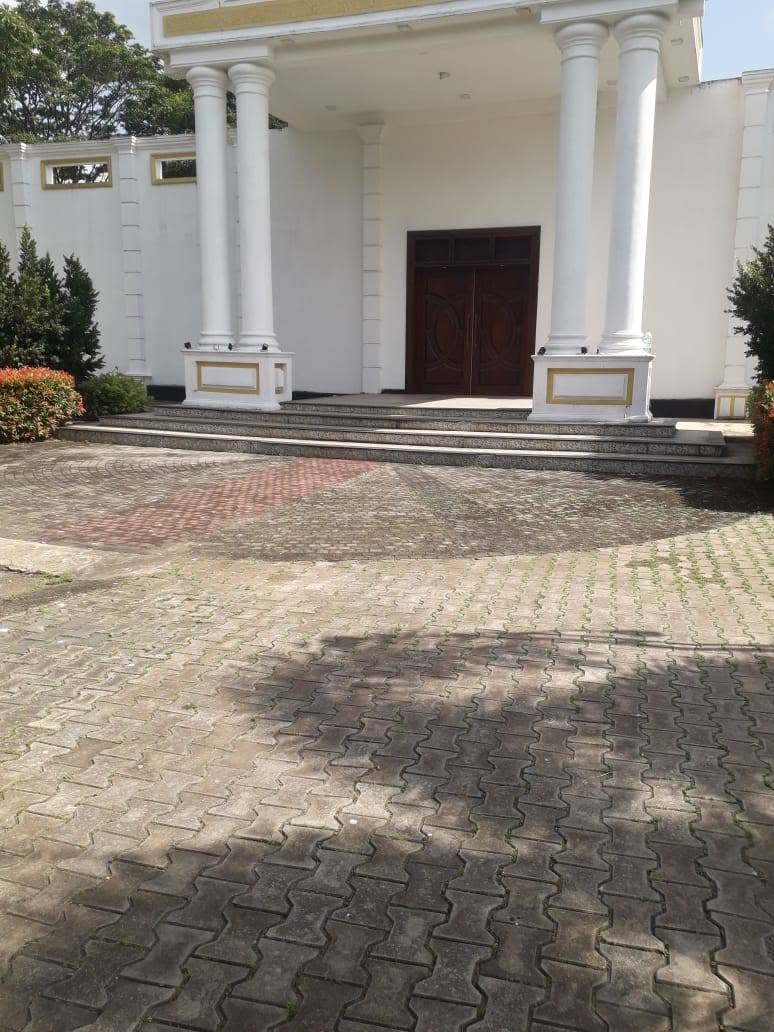 Hotel for Sale in Katana