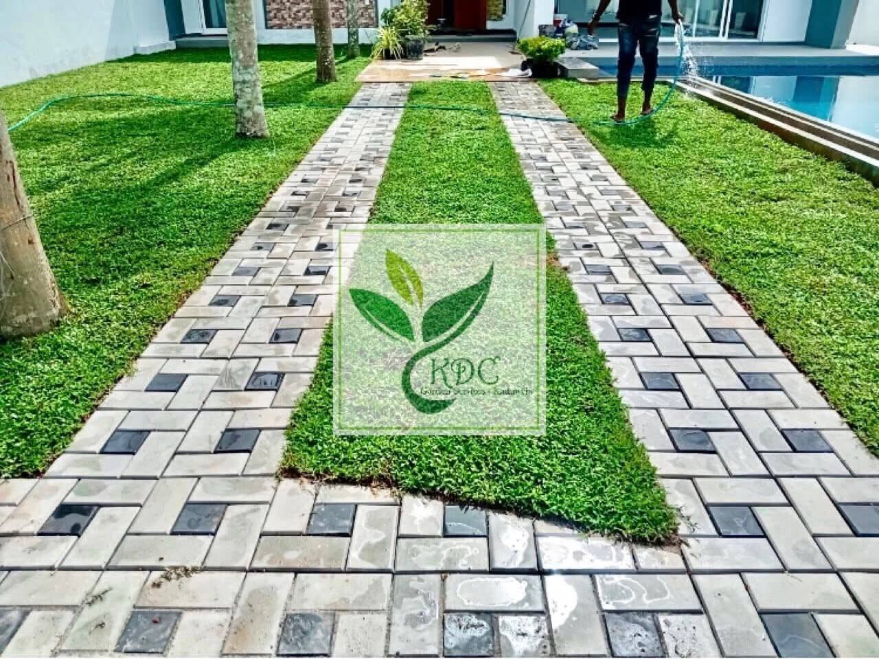 කොළඹ දිස්ත්‍රික්කයේ සියලුම උද්‍යාන අලංකරණය කටයුතු සිදුකරනු ලැබේ . උසස් තත්වයේ අමුද්‍රව්‍ය සමගින් ගුණාත්මක සේවය