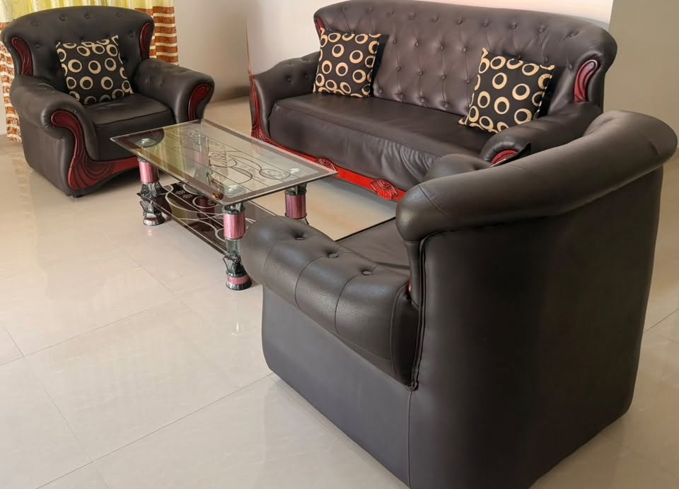 Sofa set including table sale in Negombo..