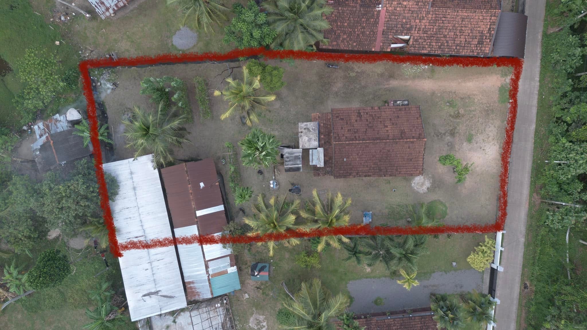සීඝ්‍රයෙන් දියුණු වන කටාන නගරයේ පදිංචියට සුදුසු අනගි බිම් කොටසක් ශාන්ති ෆාමසිය අවටින් විකිණීමට