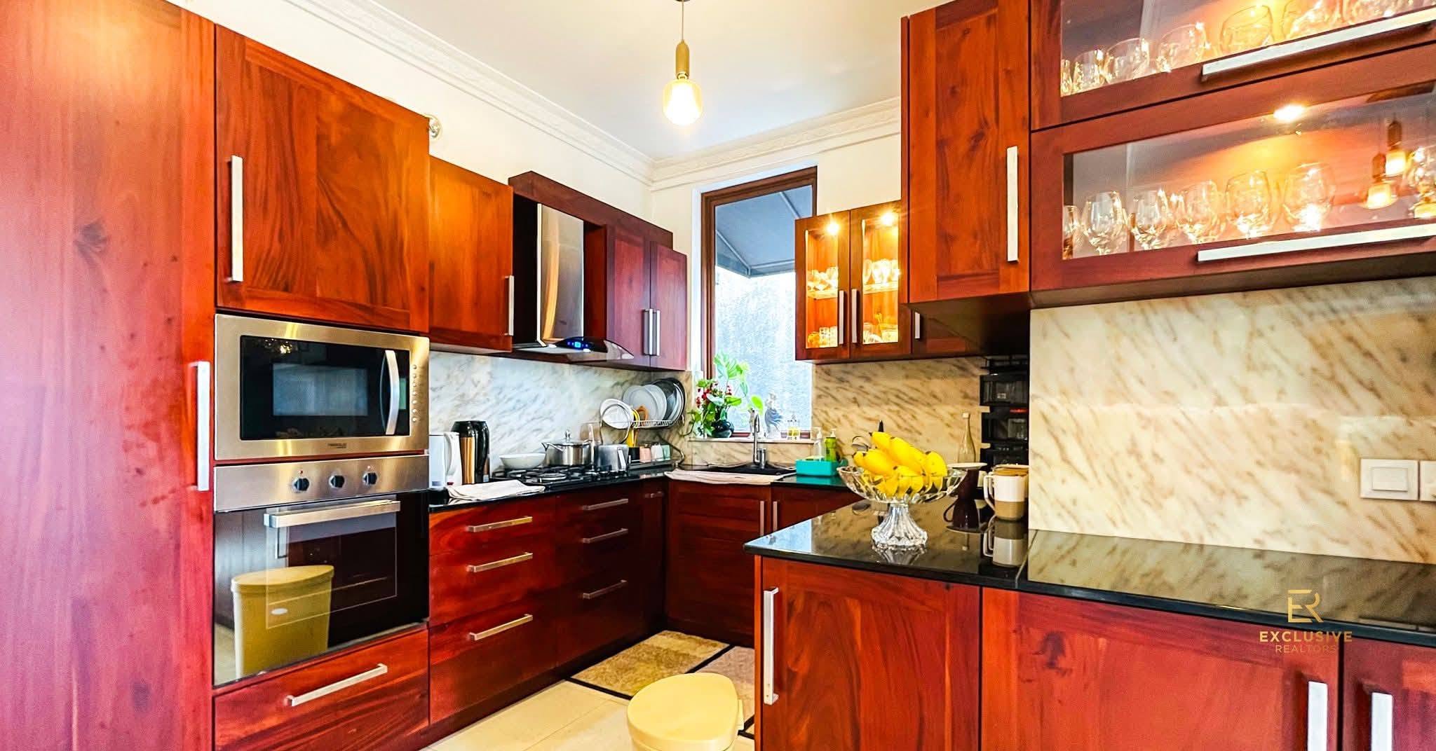 Super Luxury 3 Stories House for Sale in Pamunuwa Road, Maharagama.