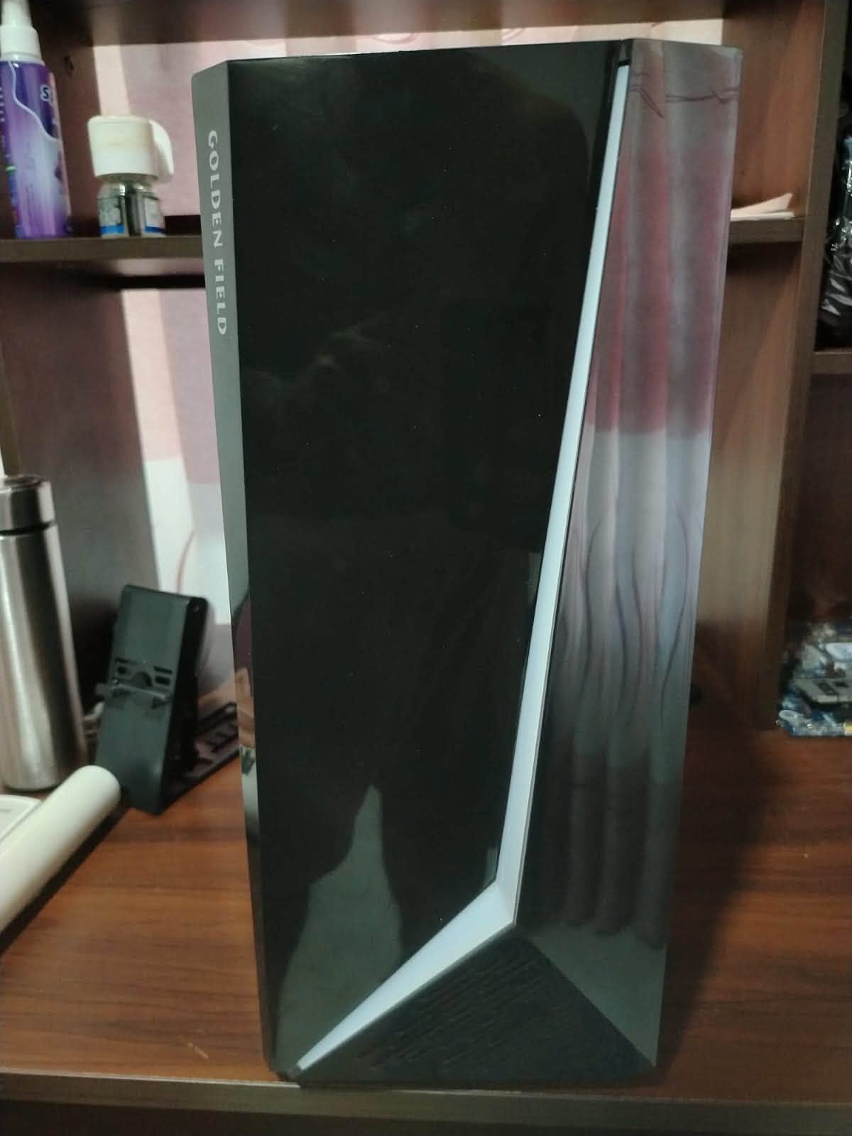 Golden Field Premium Gaming RGB Casing එකක් විකිණීමට ඇත!