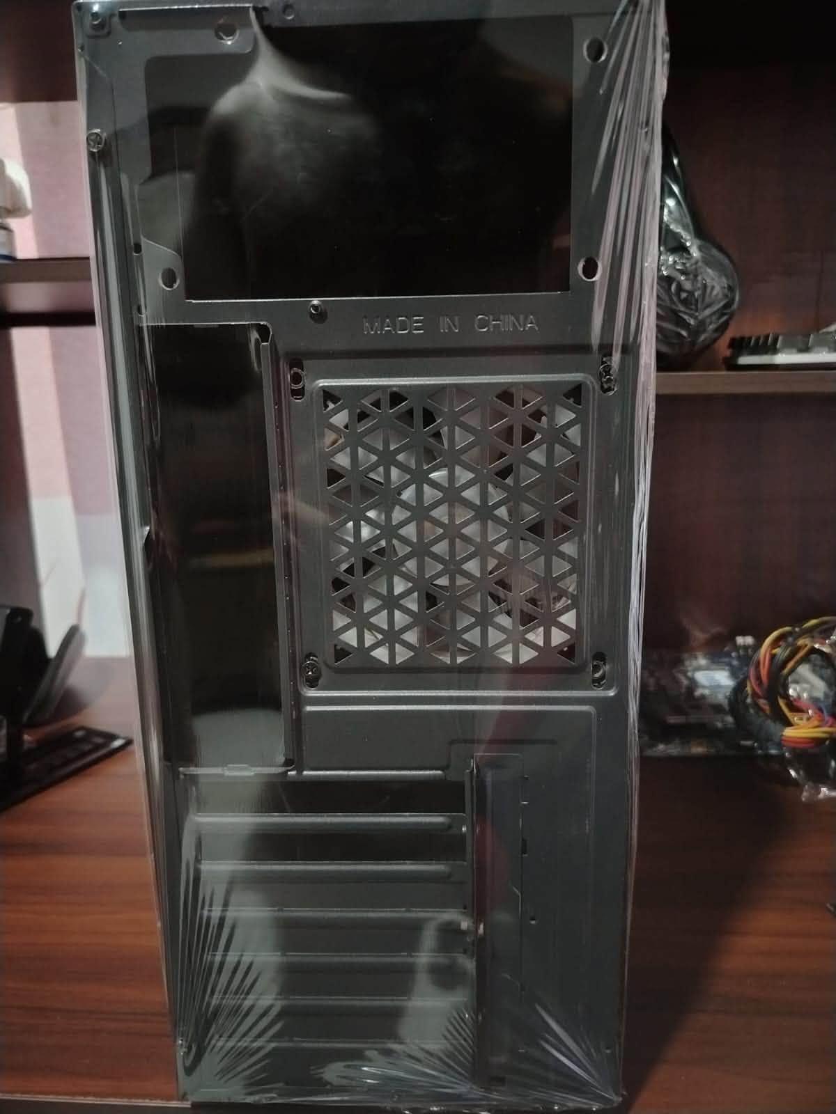 Golden Field Premium Gaming RGB Casing එකක් විකිණීමට ඇත!
