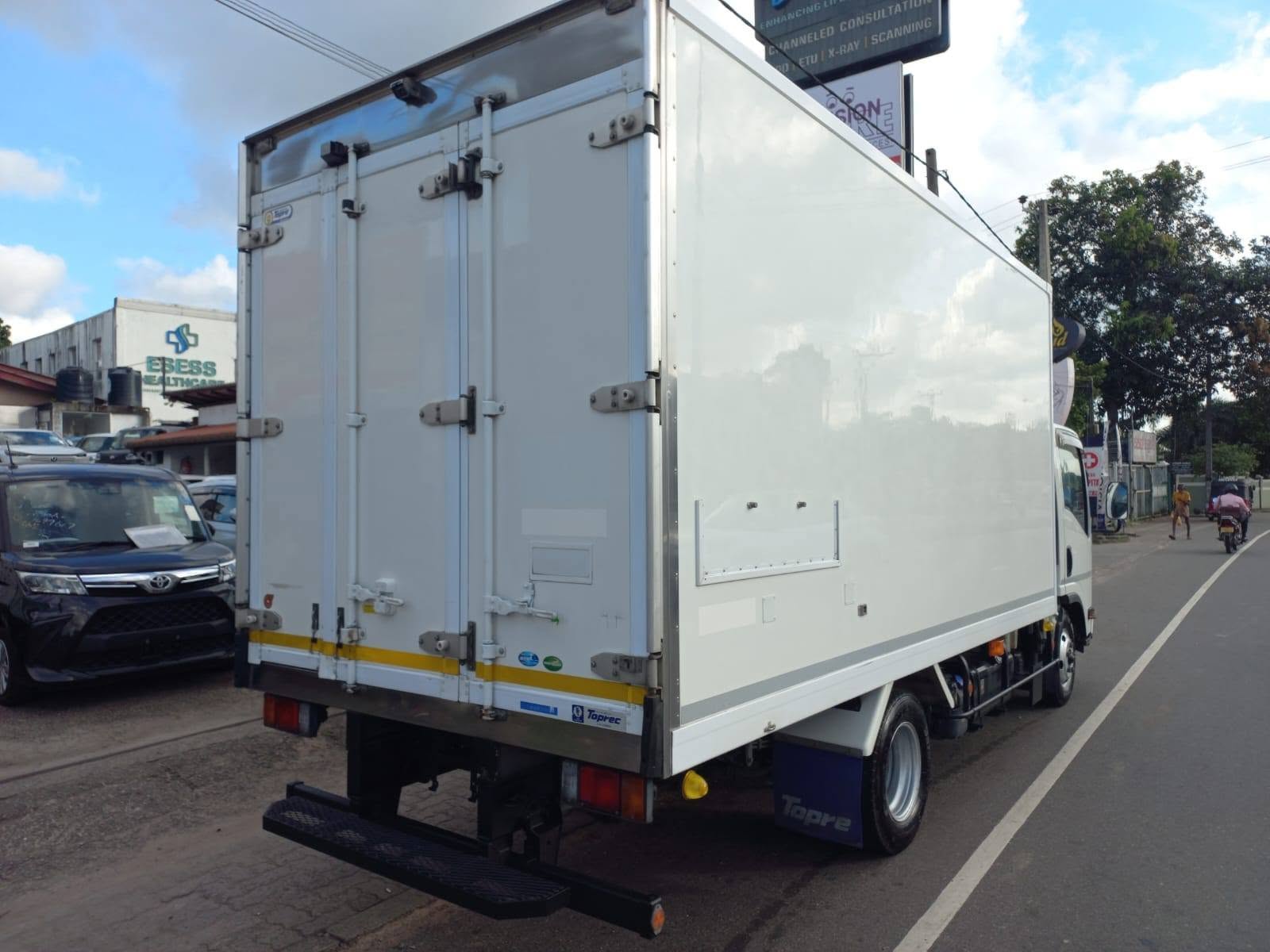 ISUZU ELF FREEZER අඩ් (14.5)
