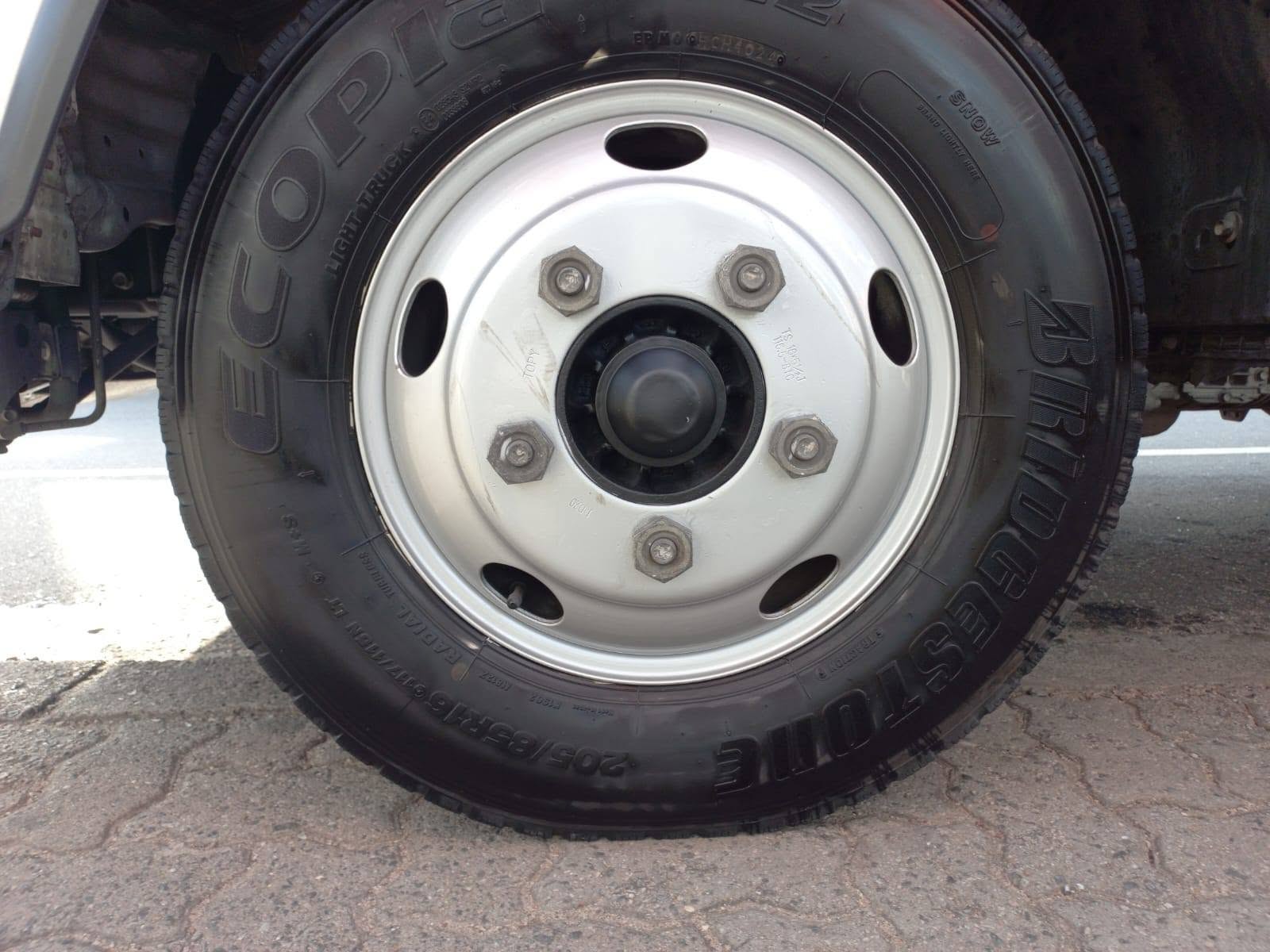 ISUZU ELF FREEZER අඩ් (14.5)