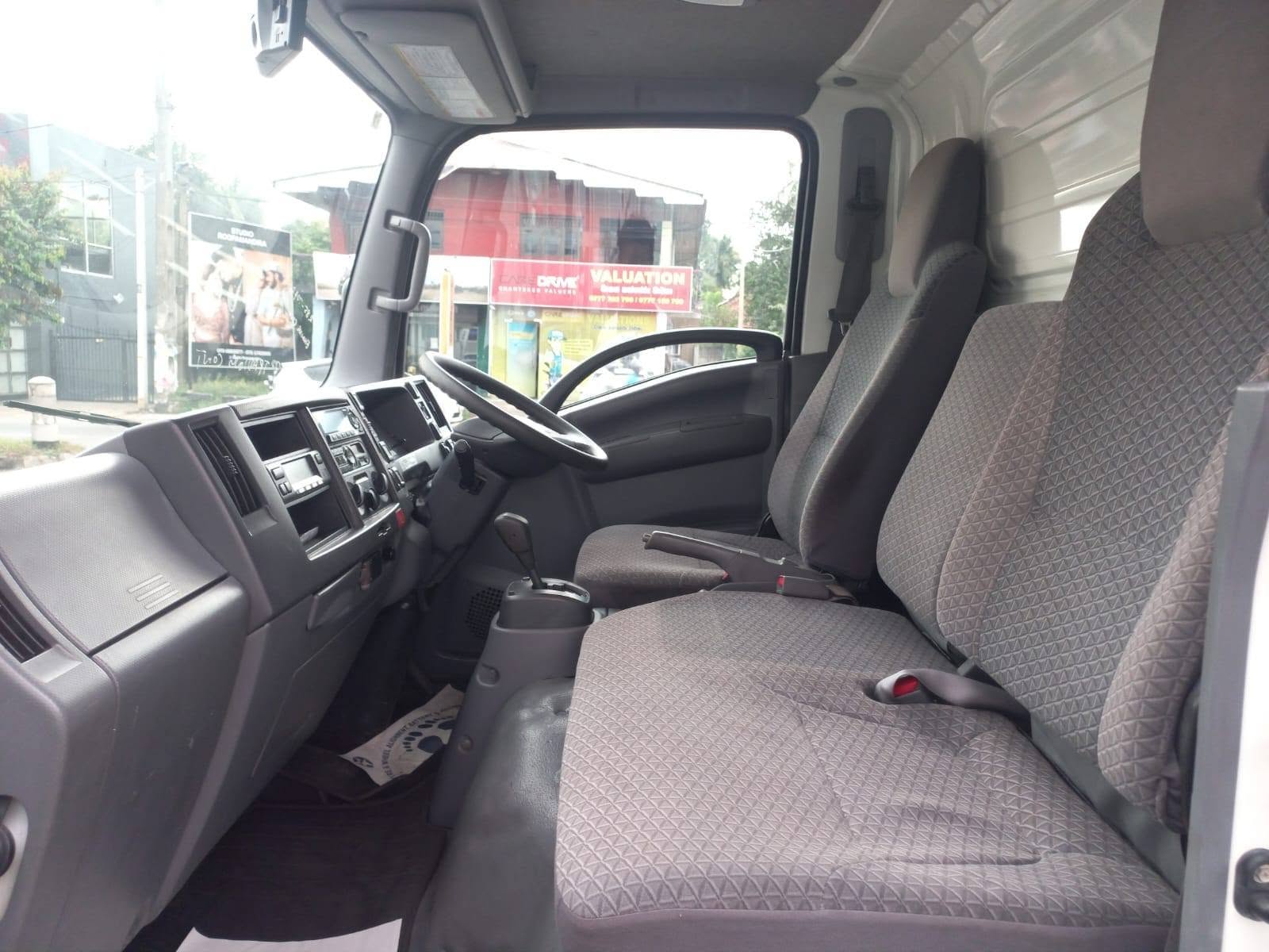 ISUZU ELF FREEZER  අඩ් 12.5