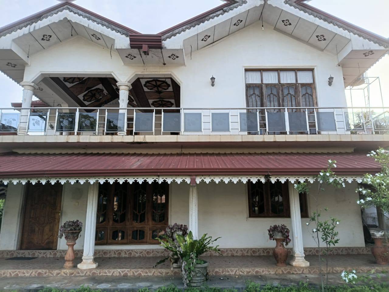 වෙන්නප්පුව කොලින්ජාඩියේ පිහිටි පර්චස් 19ක් වූ මෙම ඉඩමේ තනා ඇති දෙමහල් නිවස විකිණීමට ඇත.