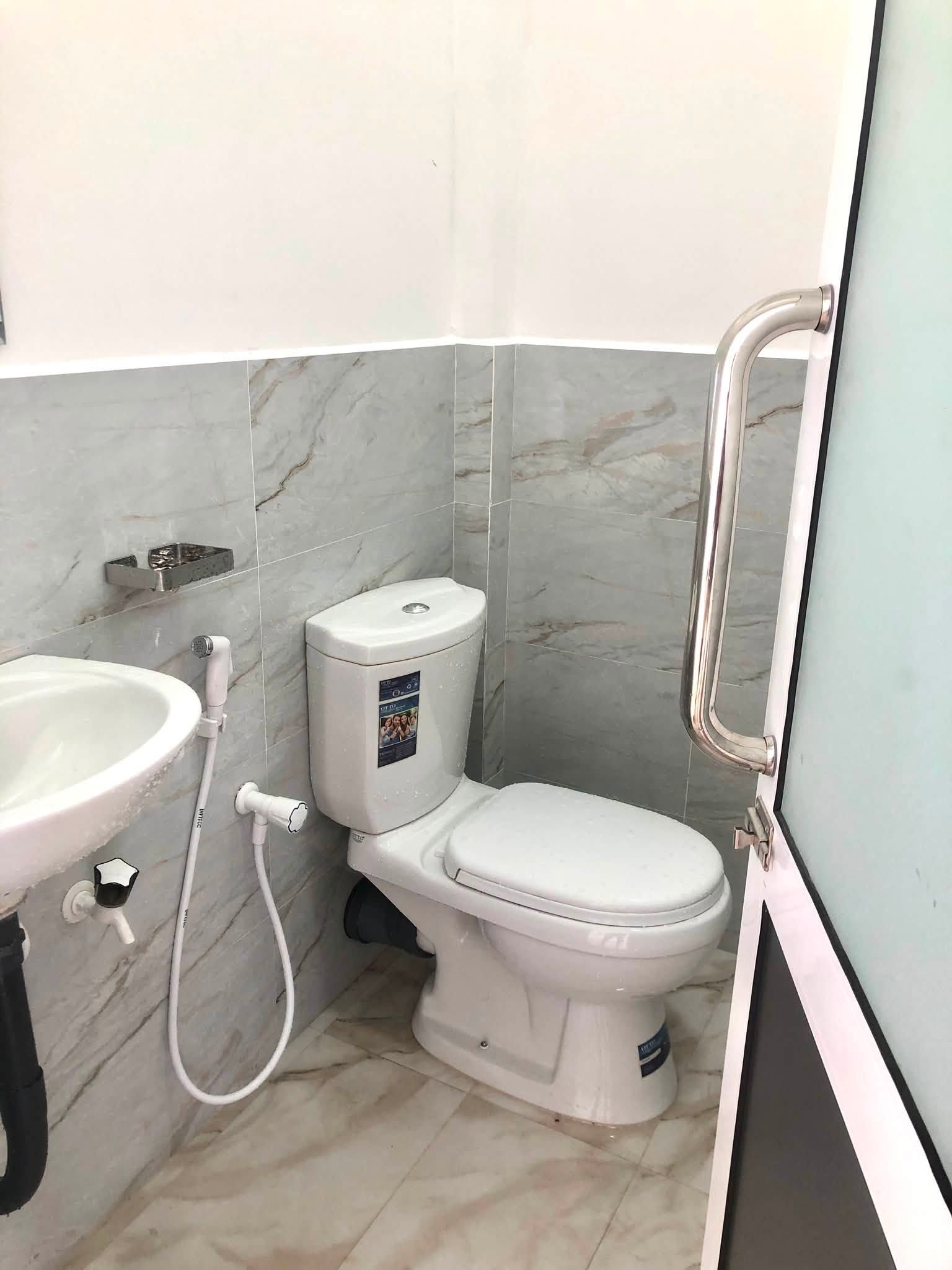 1st Floor Shop For Rent