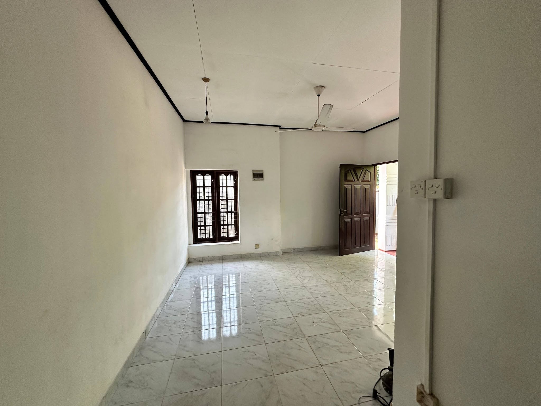 පර්චස් 10 නිවස සහිත ඉඩම