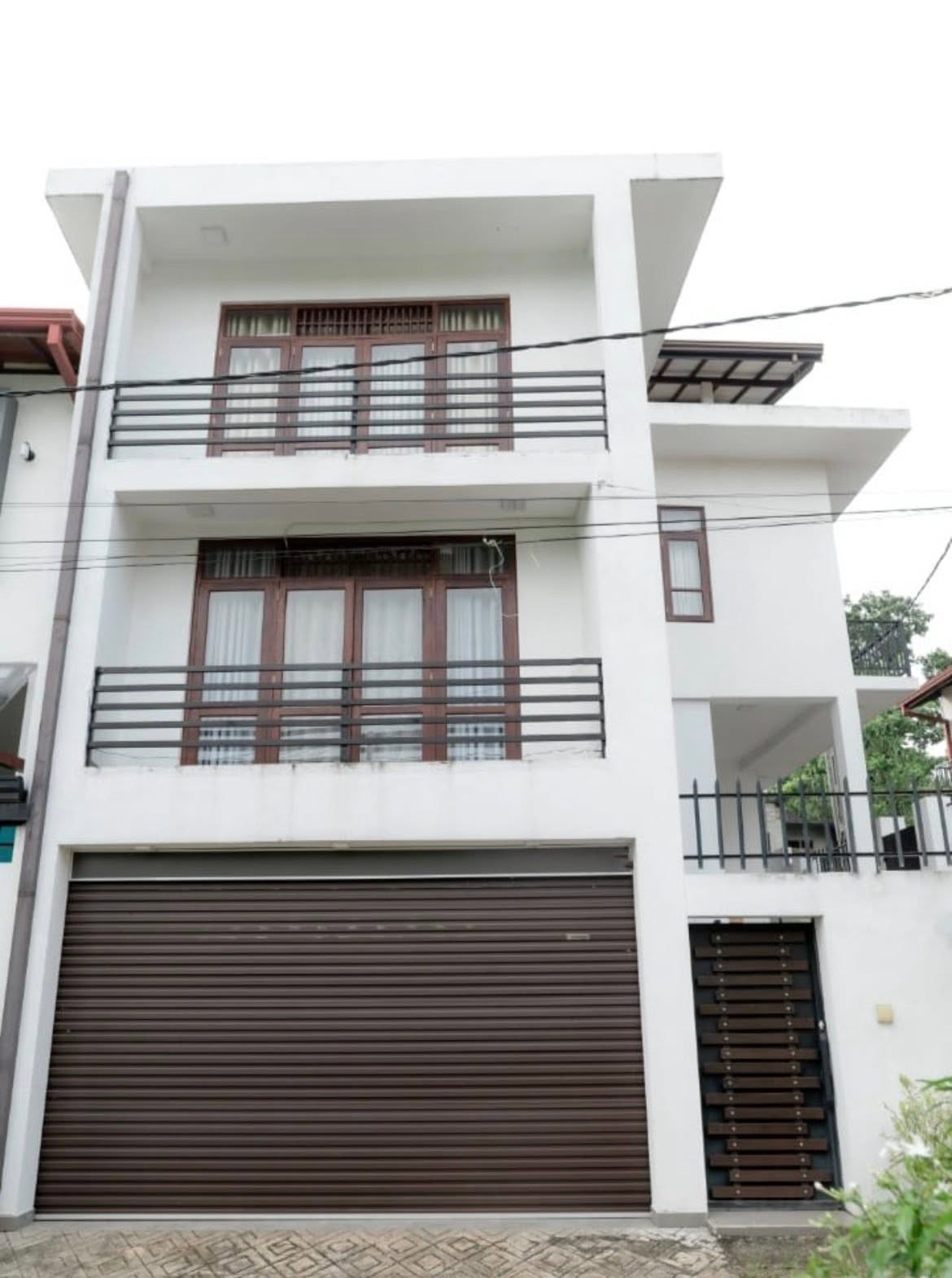 PANNIPITIYA- STUNNING 3 STORY LUXURY HOUSE FOR SALE.
