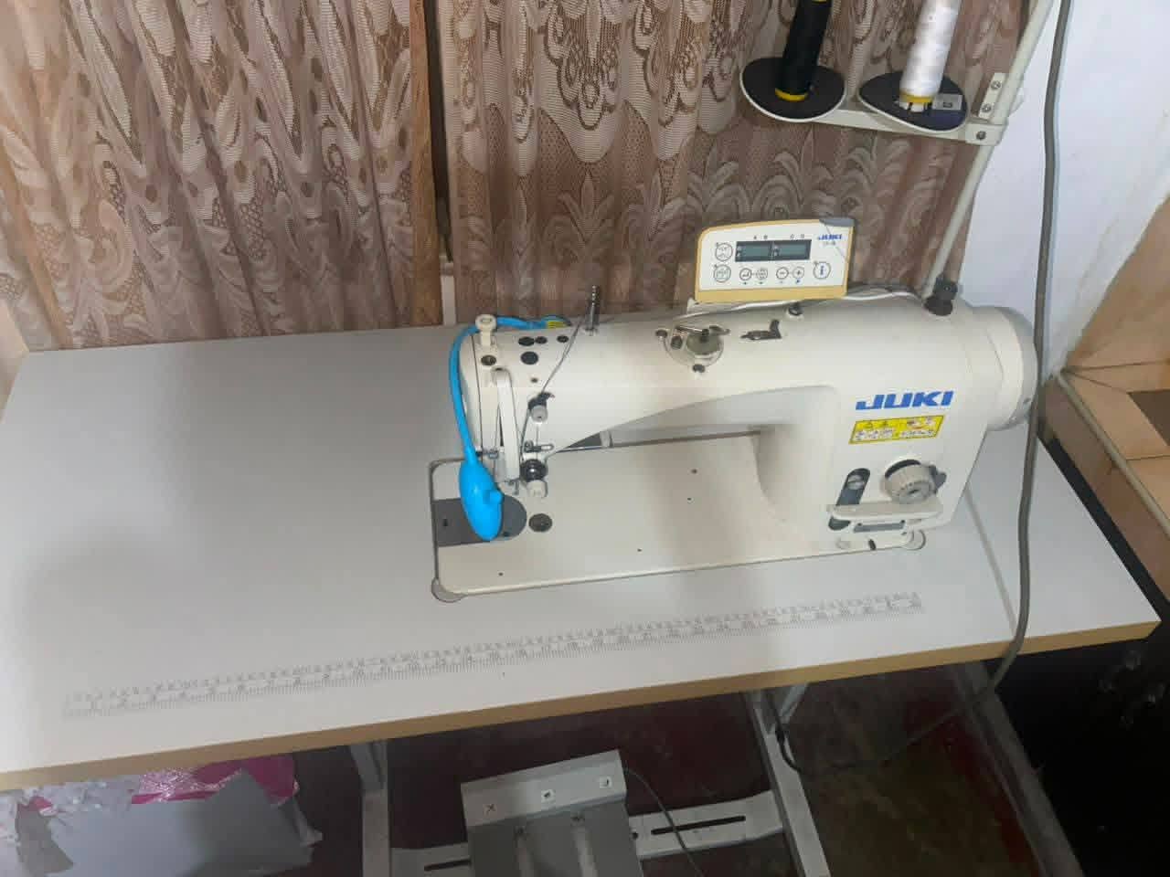 ඉක්මනින් විකිණීමට. Juki full option up stand single needle