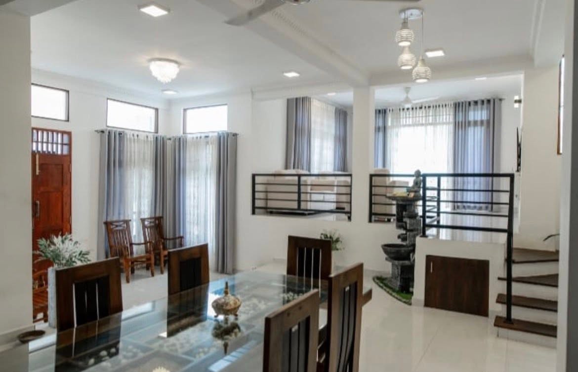 PANNIPITIYA- STUNNING 3 STORY LUXURY HOUSE FOR SALE.