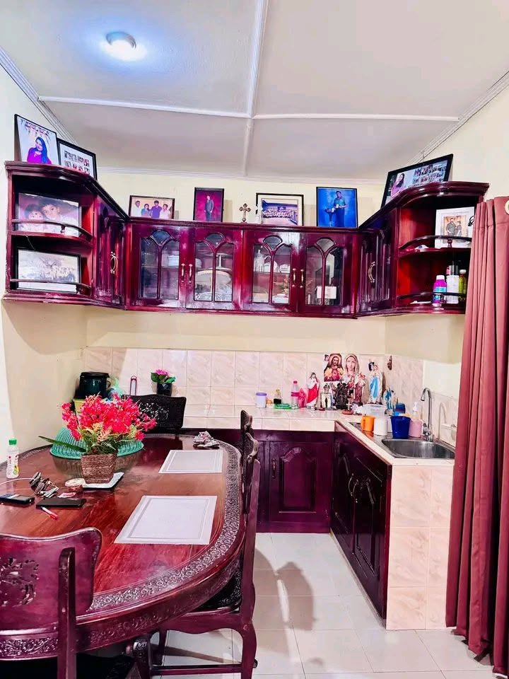 කදාන වල්පොල පිහිටි මෙම තනිමහල් නිවස ව්කිනිමට ඇත