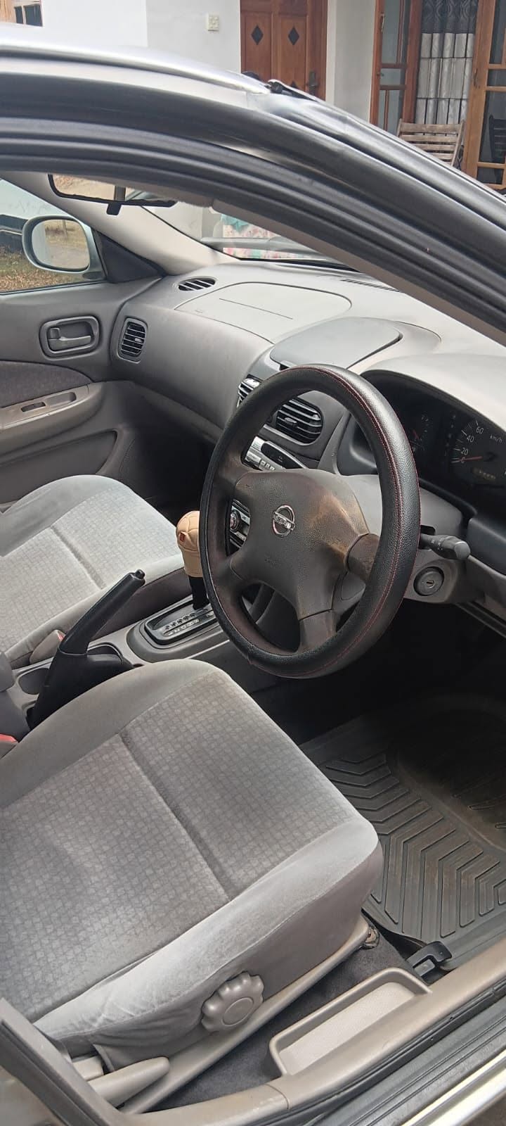 Nissan Sunny fb15 ex saloon new shell
