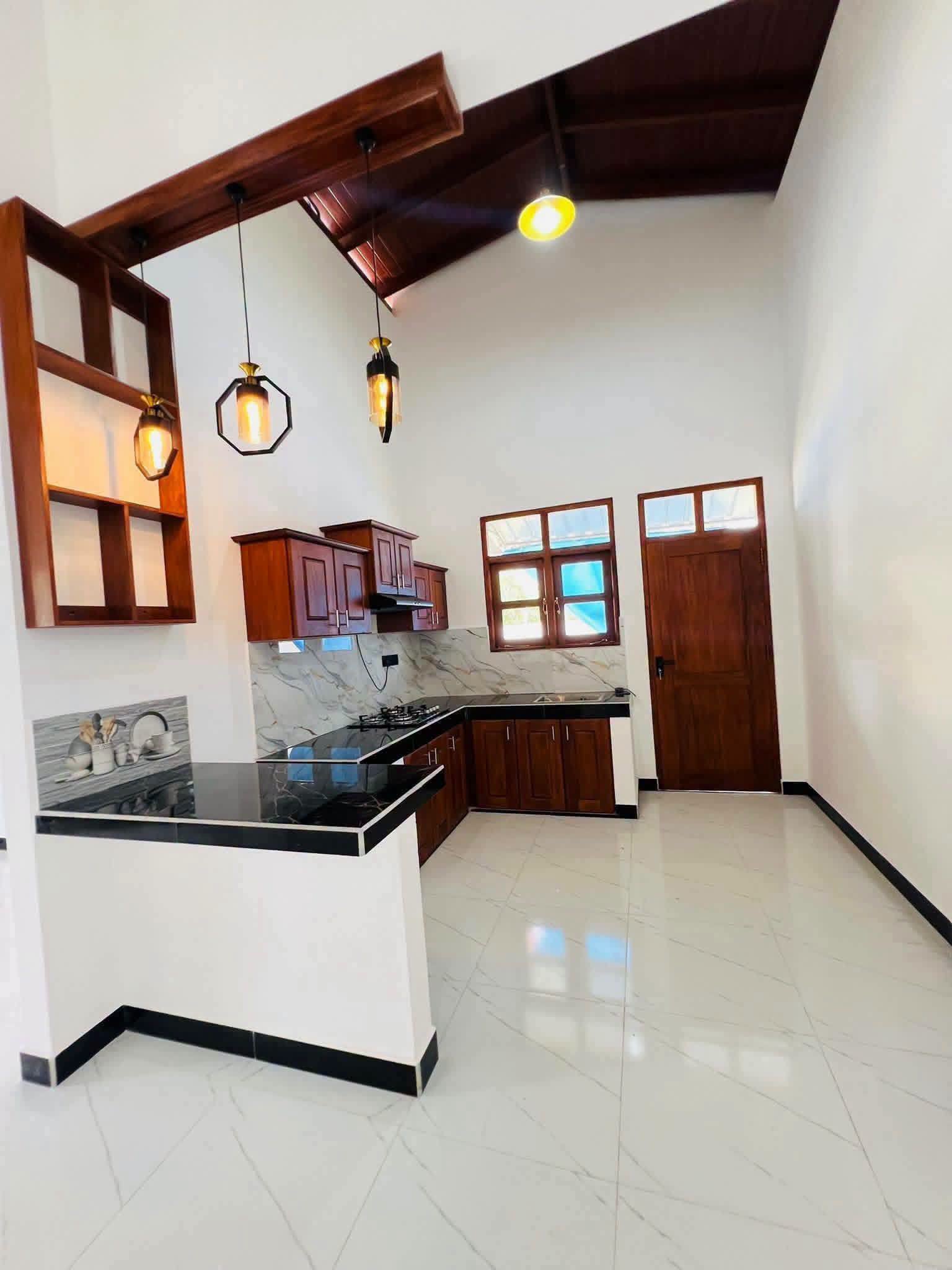 හොමාගම බෙරුකැටියෙන් අගනා තනි තට්ටුවෙ නවින නිවසක් 
