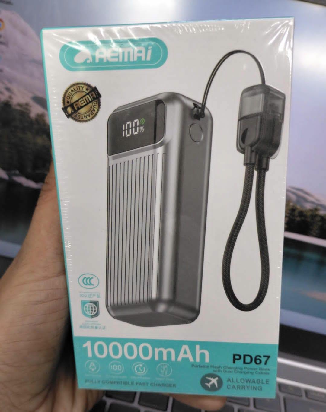 EMAI brand 10000mAh capacity Fast charging Portable flash charging power bank with dual charging cables