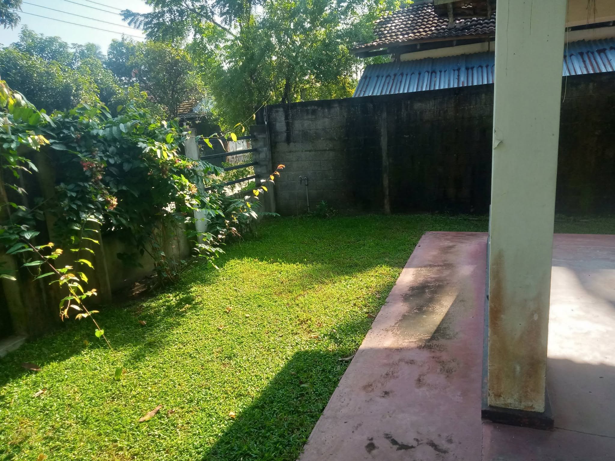 දංකොටුව නගර මද්‍යයේ නිවස සහිත ඉඩම විකිණීමට ඇත.