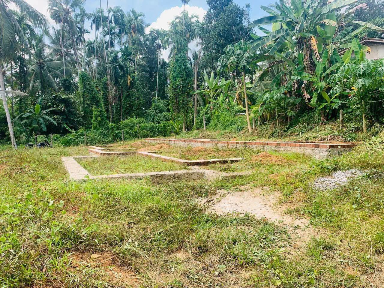 අගනා නේවාසික බිම් කොටසක් විකිණීමට! – ගම්පහ – මිරිස්වත්ත – වතුරුගමින්