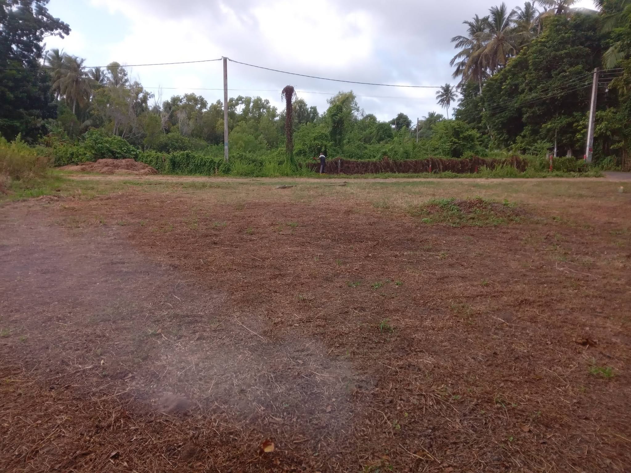 නාත්තන්ඩිය මාරවිල ප්‍රධාන මාරිගයෙන් මාවිල හන්දියෙන් ගැමුණු මාවත පාරේ 100m දුරින් පර්චස් 15 බිම්කොටස් කිහිපයක් විකිණීමට ඇත