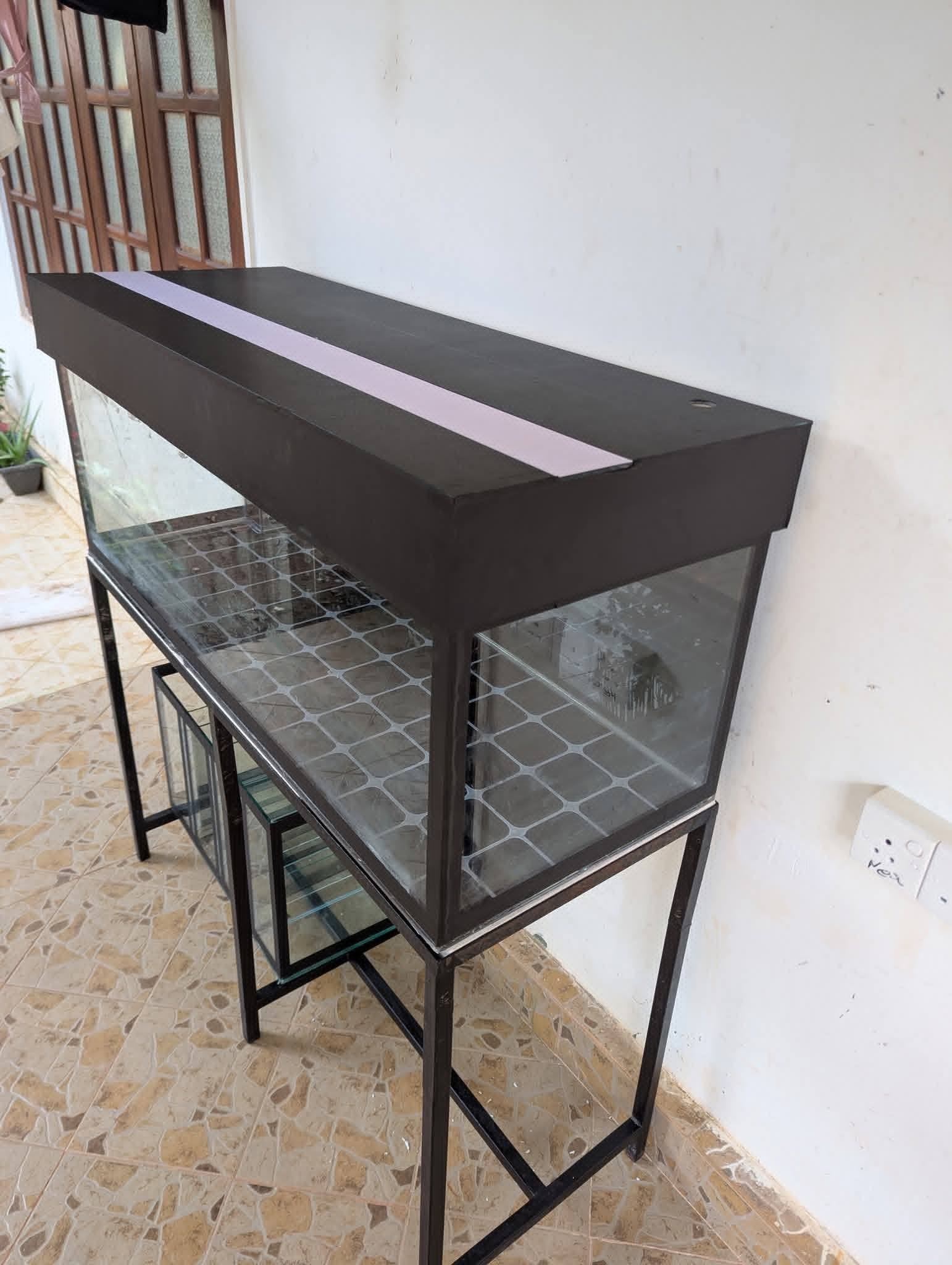 ඉක්මනින් විකිණීමට ඇත! Complete Fish Tank Set