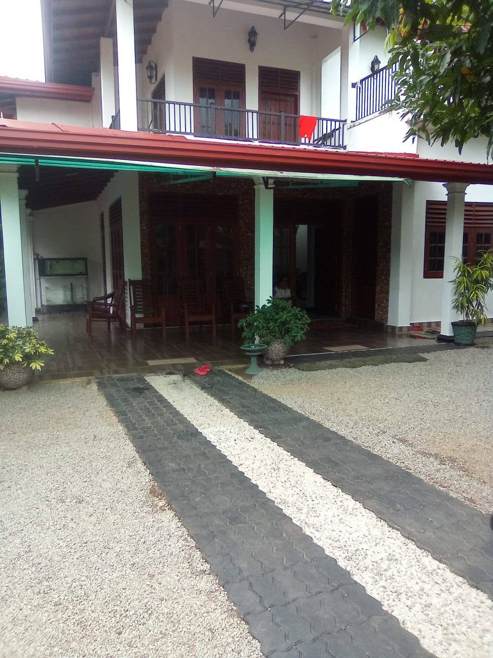 කිරිඳිවැල නිට්ටඹුව පාරට මීටර් 300 දුරින් දෙමහල් නිවසක් විකිණීමට ඇත