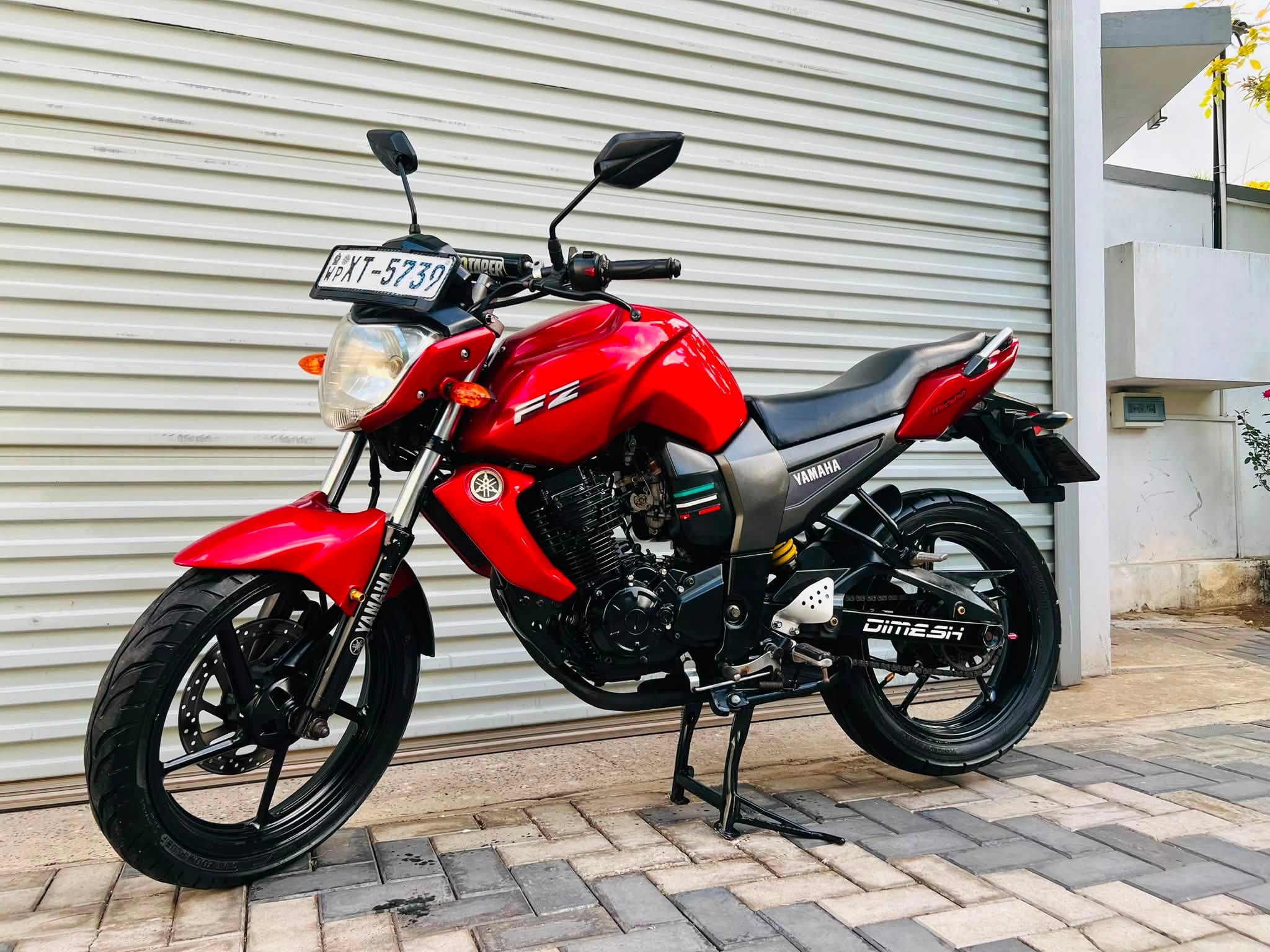 Brand New Condition Fz යතුරුපැදි යක් මිලදී ගන්න ඔබත් දැන්ම එන්න