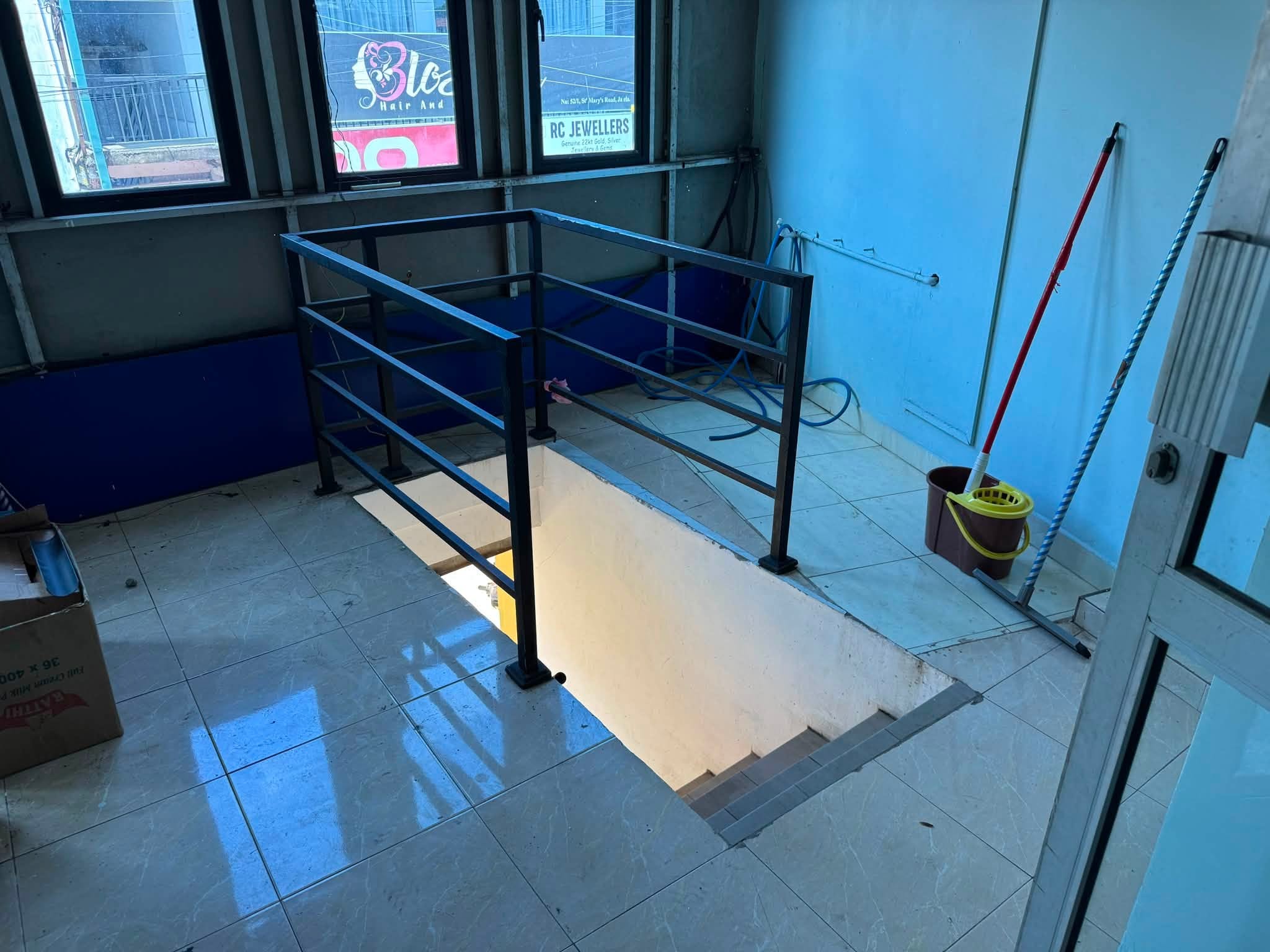 COMMERCIAL FIRST FLOOR FOR RENT – JA-ELA TOWN