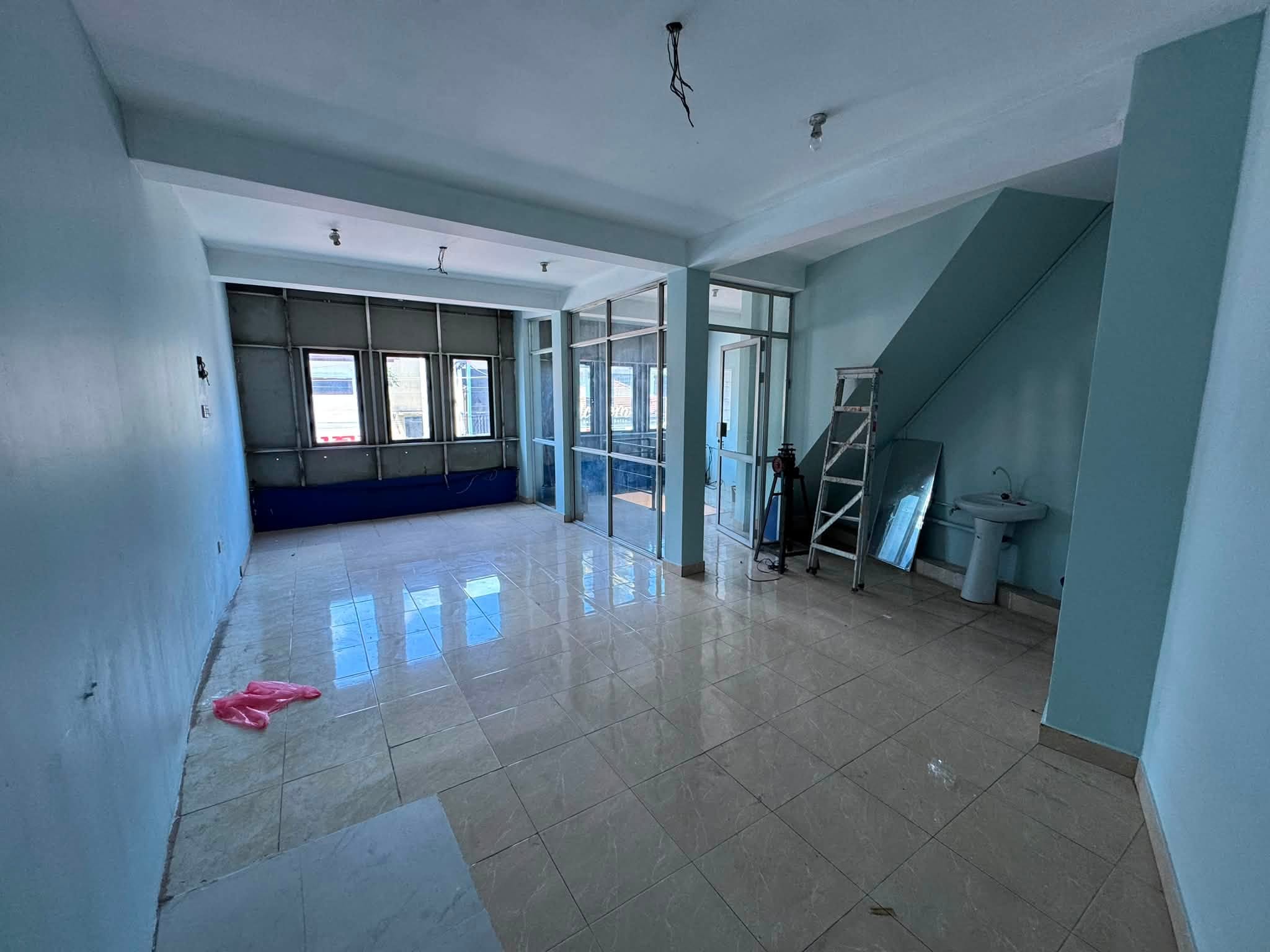 COMMERCIAL FIRST FLOOR FOR RENT – JA-ELA TOWN