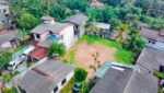 කඩවත – HIGHWAY ENTRENCE ලගින් අඩි 20 පාරට මූණලා හරි හතරැස් පර්චස් 11 නේවාසික ඉඩමක් විකිණීමට.