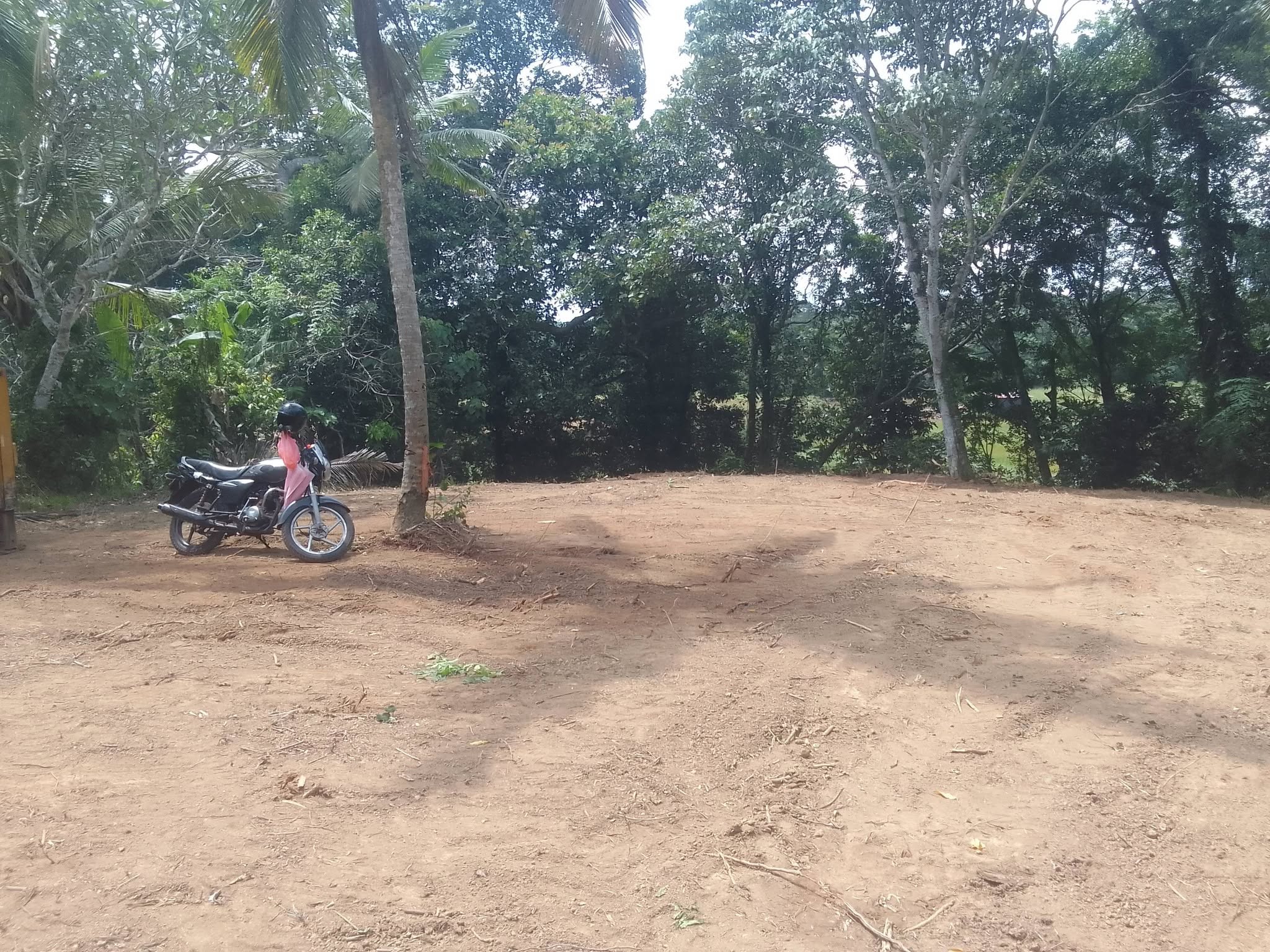මිනුවන්ගොඩ නගරය අාසන්නව අගනා පර්චස් 40 ඉඩම විකිනිමට.