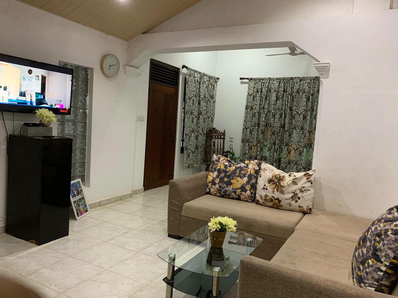 කටුනේරියෙන් පර්චස් 40ක නිවසක් ඉක්මනින් විකිණීමට ඇත!