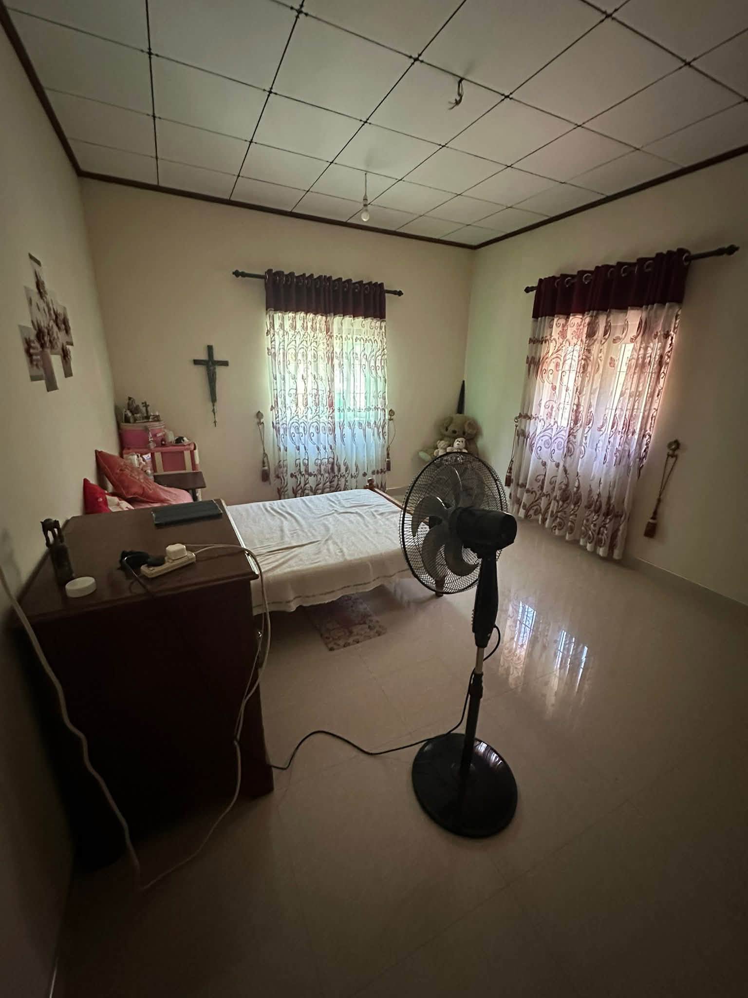 හලාවත කුරුණෑගල පාරේ දෙමහල් නිවස විකිණීමට