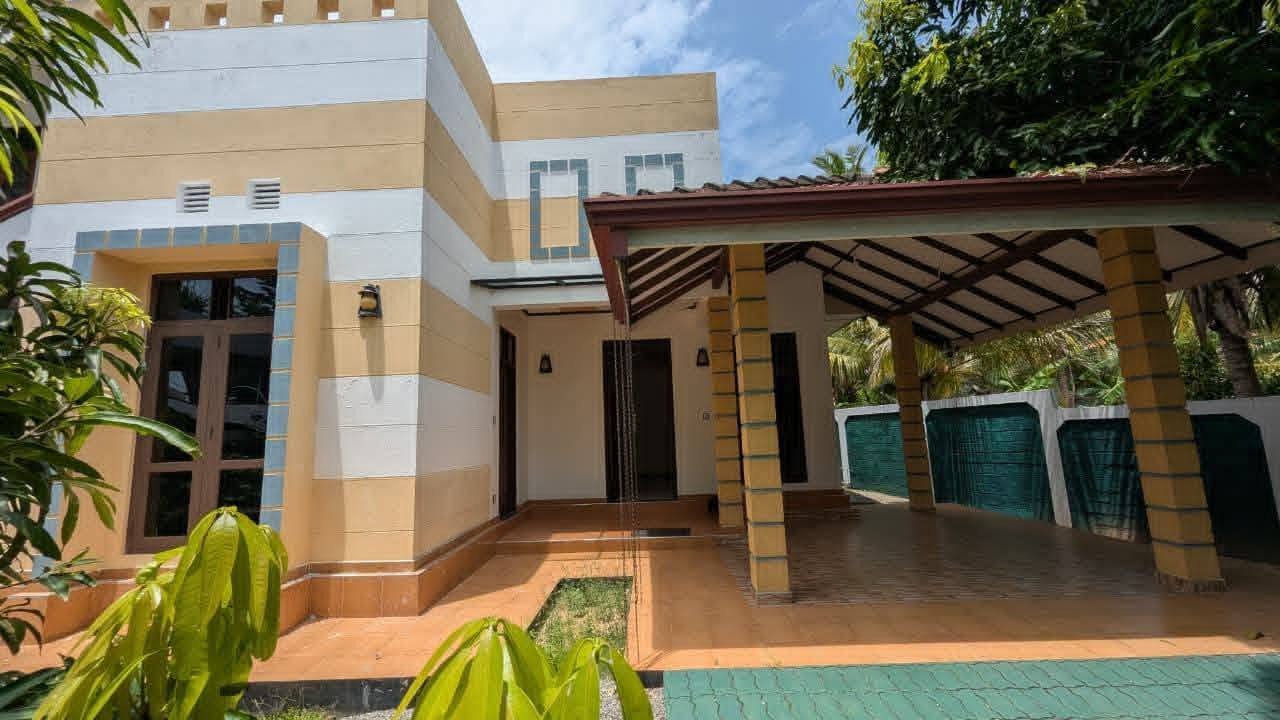 වෙන්නප්පුව නගරයෙන් වටිනා අංග සම්පූර්ණ නිවසක් විකිණීමට! 