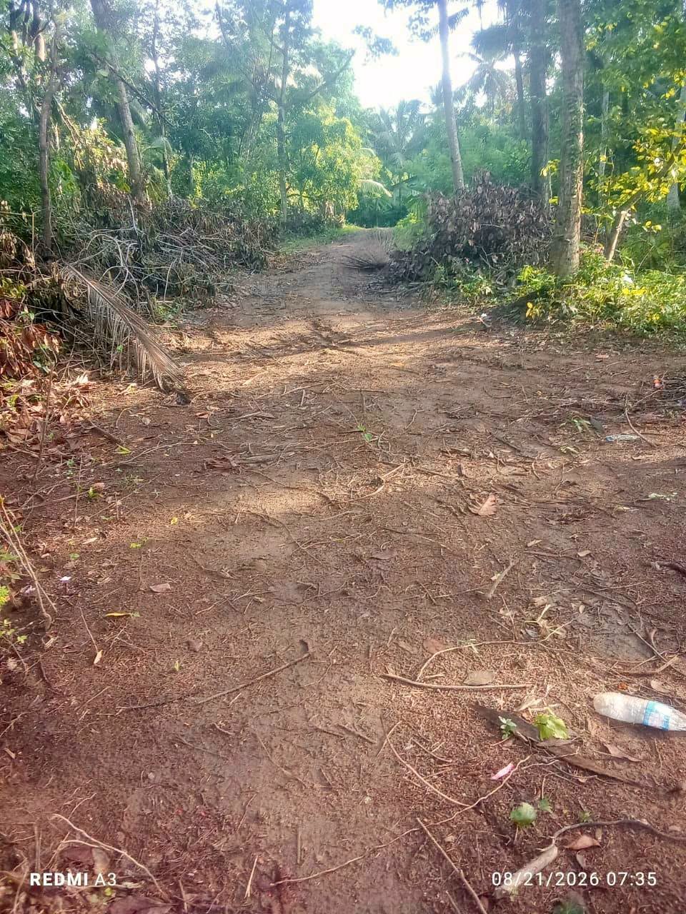 ගම්පහ යක්කල නගරයට ආසන්නයෙන් හරි හතරැස් ඉඩමක් සොයන ඔබට හැවනිවලින් වටිනා බිම් කොටස් කිහිපයක් අඩු මිලට අදම විමසන්න