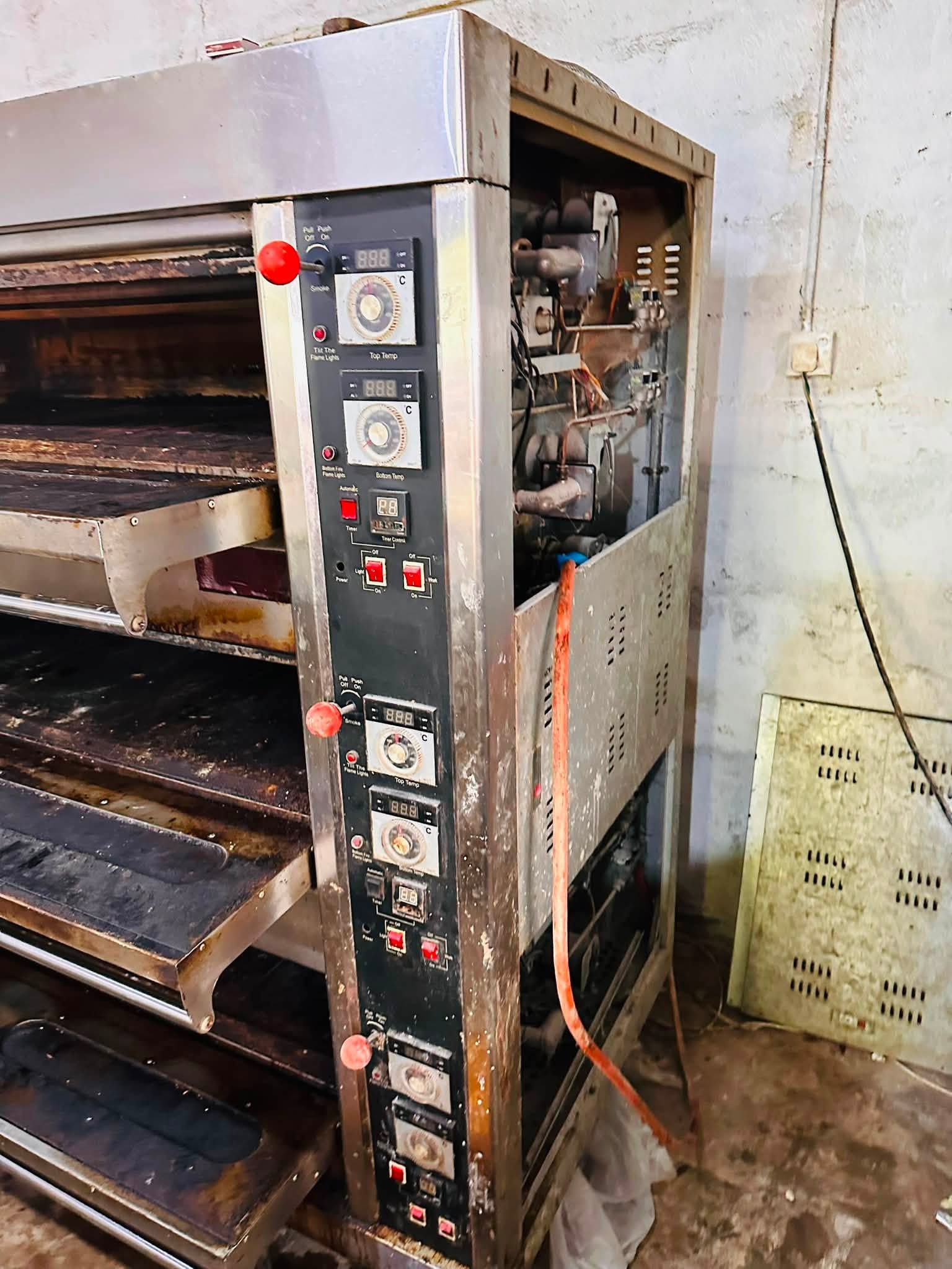 බෙකරි උපකරණ පූර්ණ සේවාව සහ අලුත්වැඩියාව (Bakery Equipment Service & Repair)