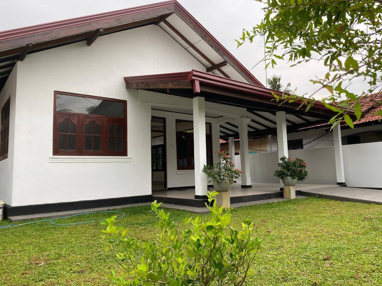 මීගමුවෙ පලගතුර‍යෙන් නිවසක් විකිණීමට.