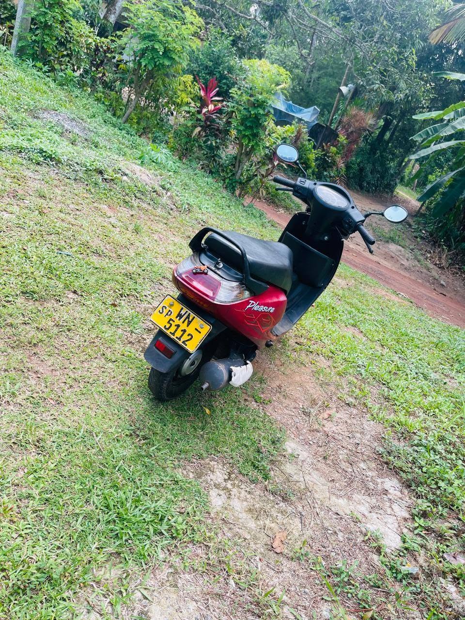 Hero Honda Pleasure Bike