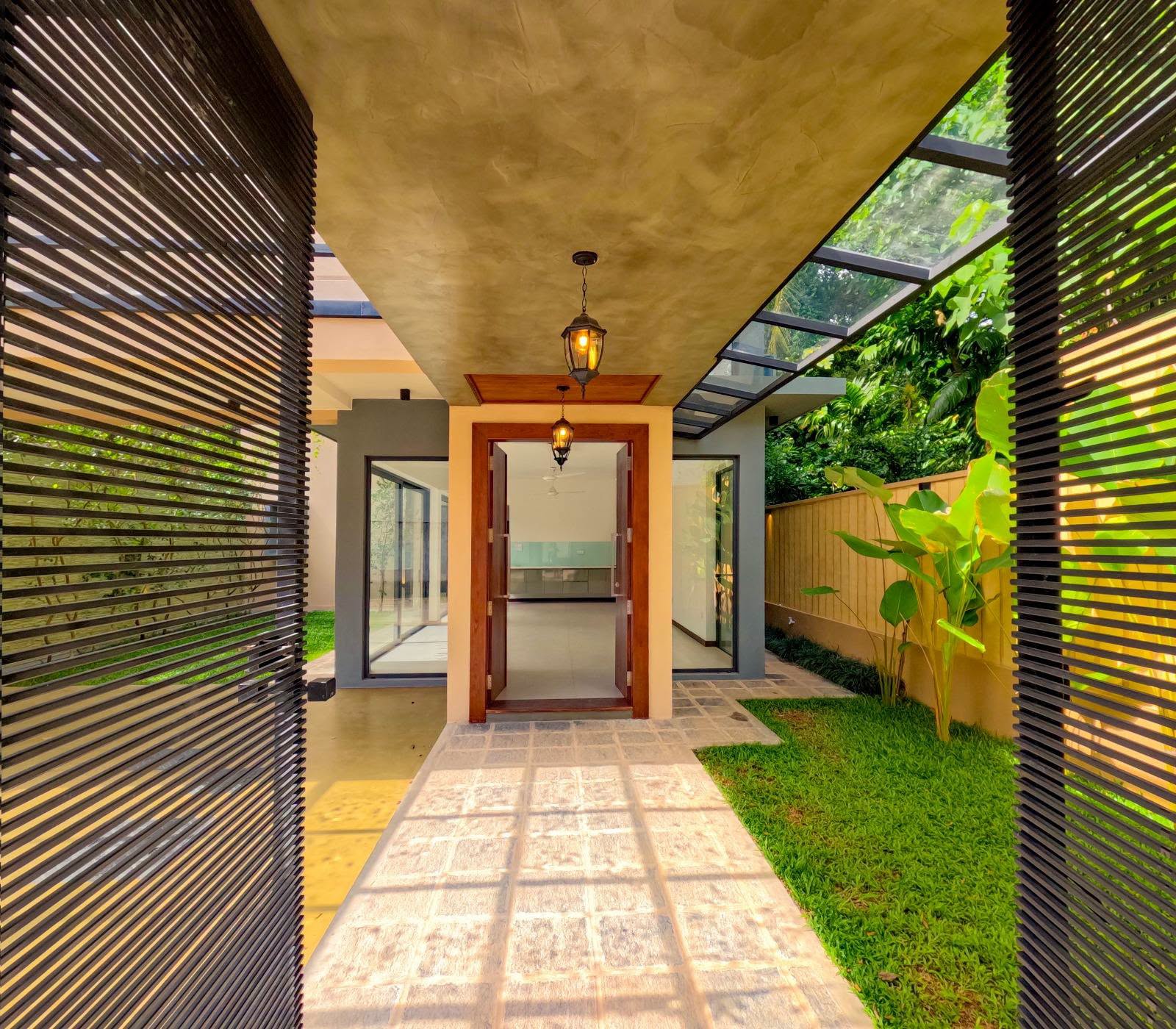 Brand NEW HOUSE for sale on Lake Road Battaramulla.