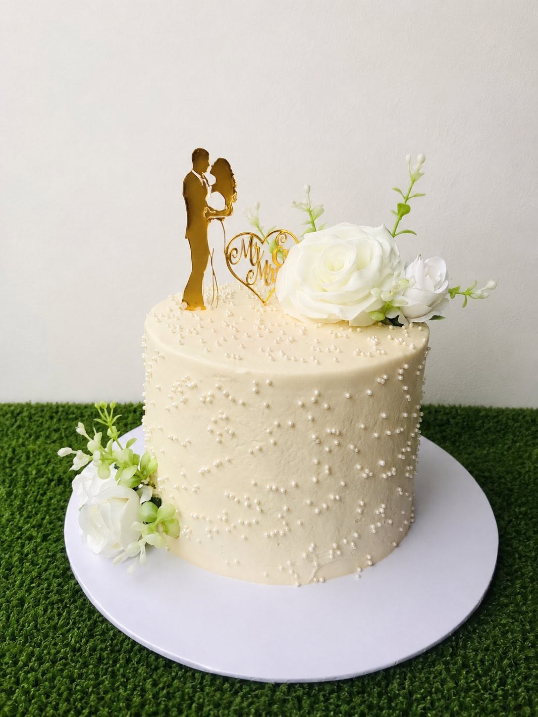 Cake by La Vindry