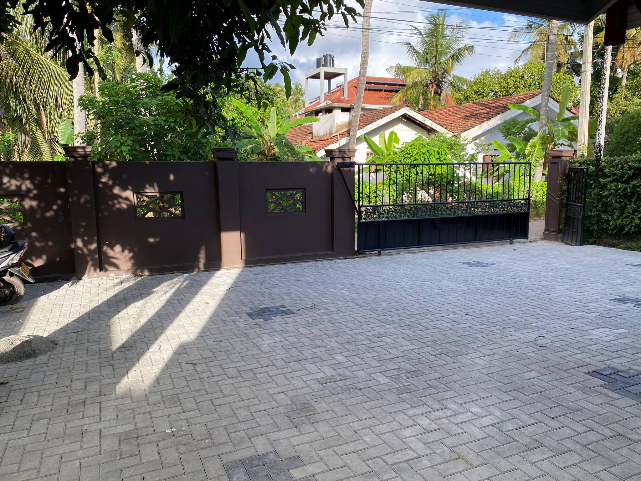 වෙන්නප්පුවෙන් අංගසම්පූර්ණ ලස්සන නිවසක් ඉක්මනින් විකිණීමට ඇත.