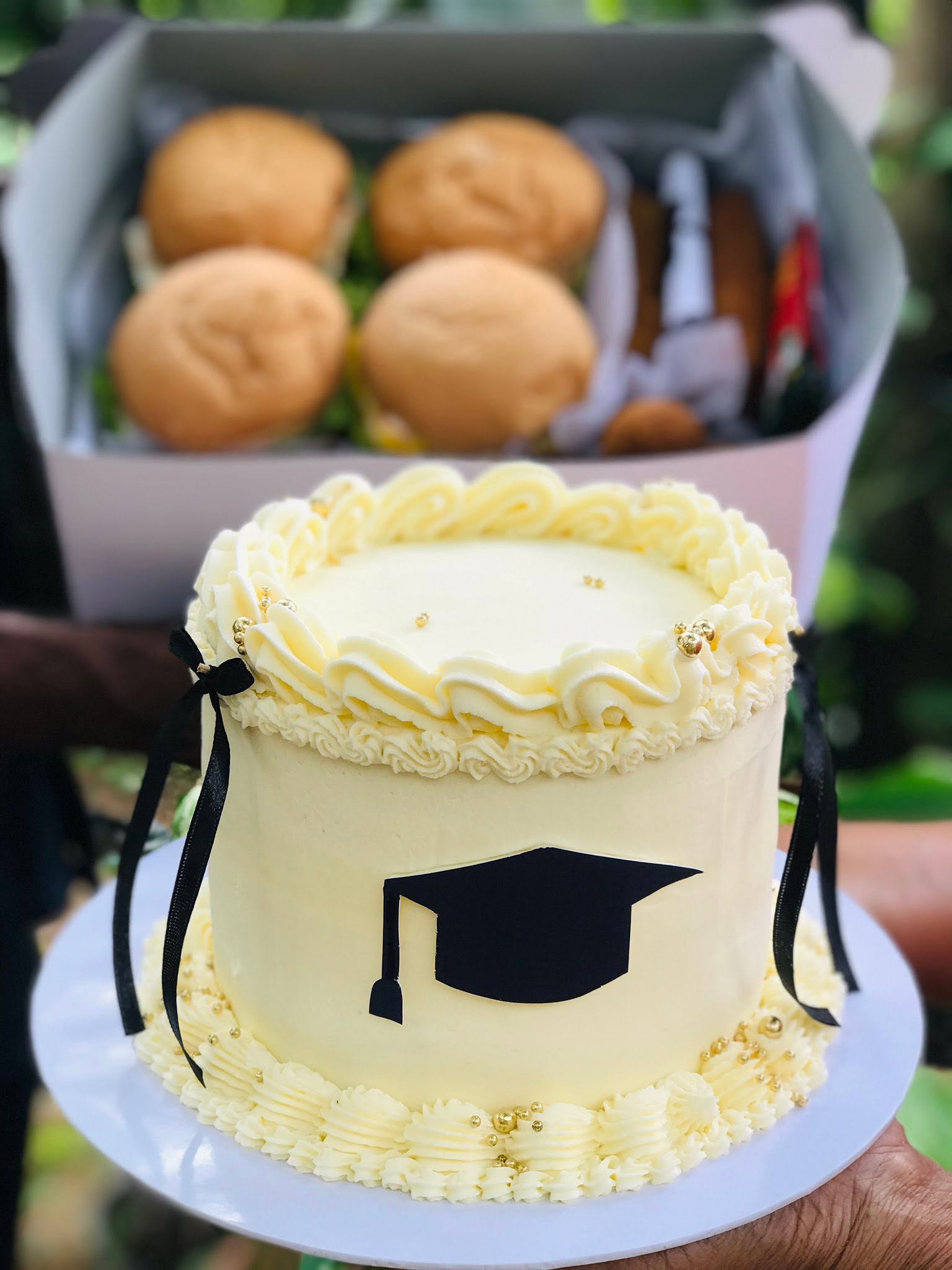 Cake by La Vindry