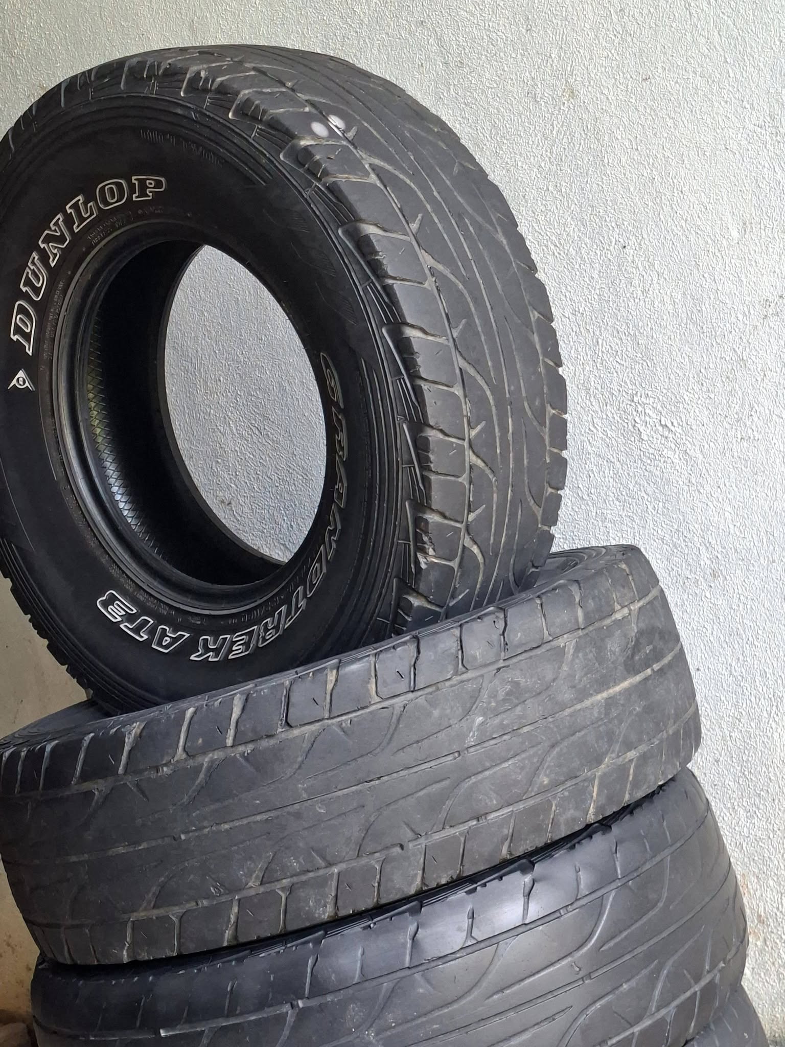 DUNLOP Tyres 285/75/16
