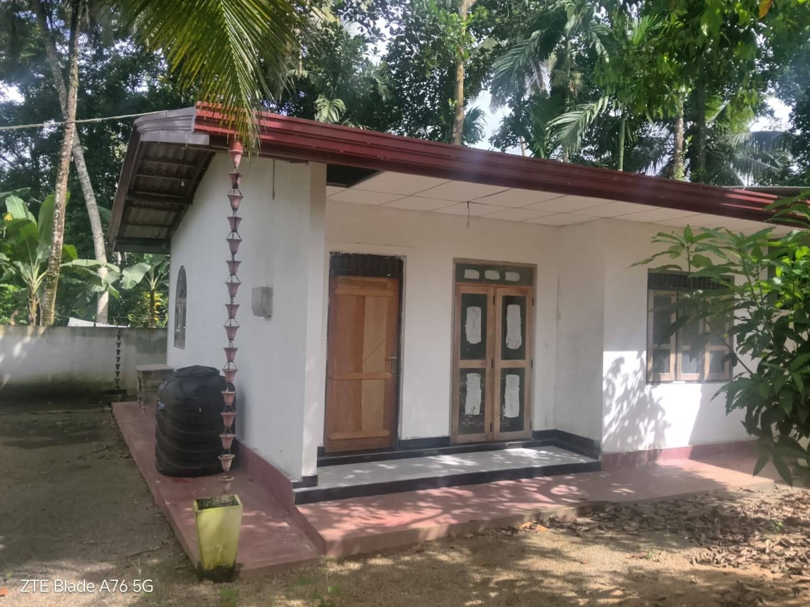 මහරගම හොරණ පර්චස් 5 ක වටිනා නිවස ඉක්මනින් විකිනීමට.