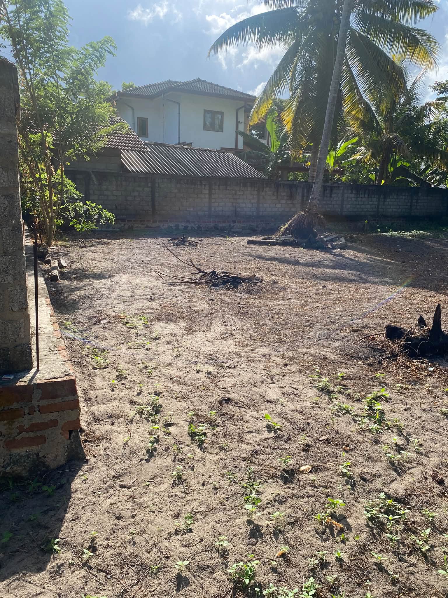 14 perches of land For sale..