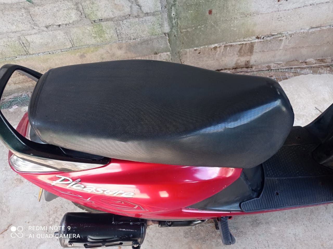 Pleasure වර්ගයට අයත් මෙම scooter රථය විකිනීමට ඇත