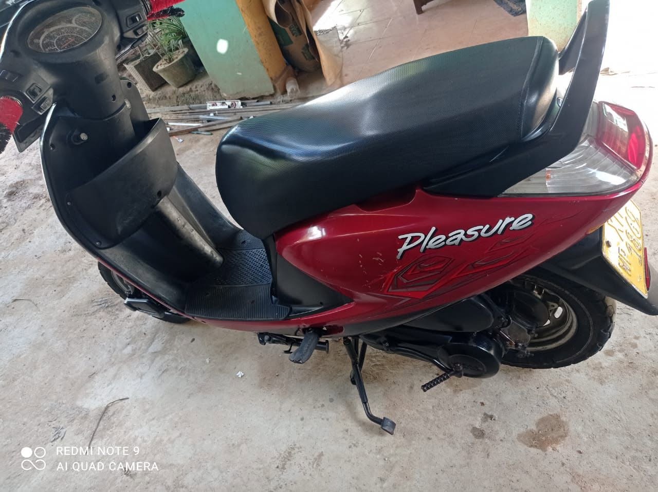 Pleasure වර්ගයට අයත් මෙම scooter රථය විකිනීමට ඇත